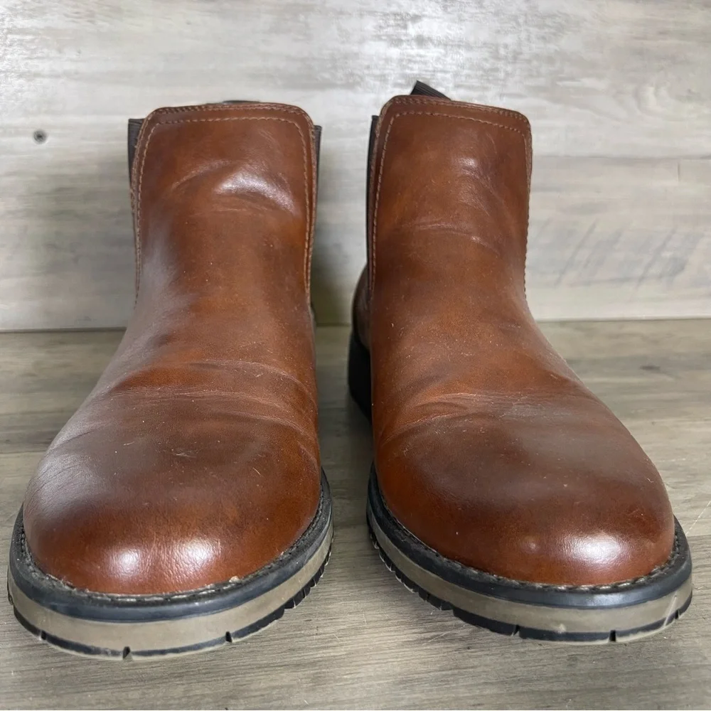 ASOS Design Mens 9 Brown Tan Leather Pull On Chelsea Boots Round Toe Lightweight